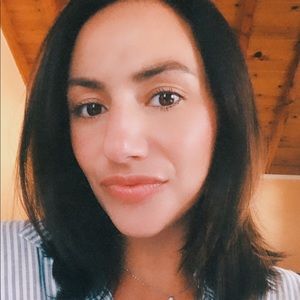 MEET YOUR POSHER! 😊